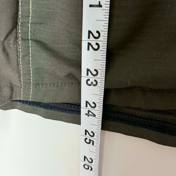 Nike Dri-FIT womens Taupe/olive green colored full zip Lightweight Jacket (1094) - Picture 3 of 8